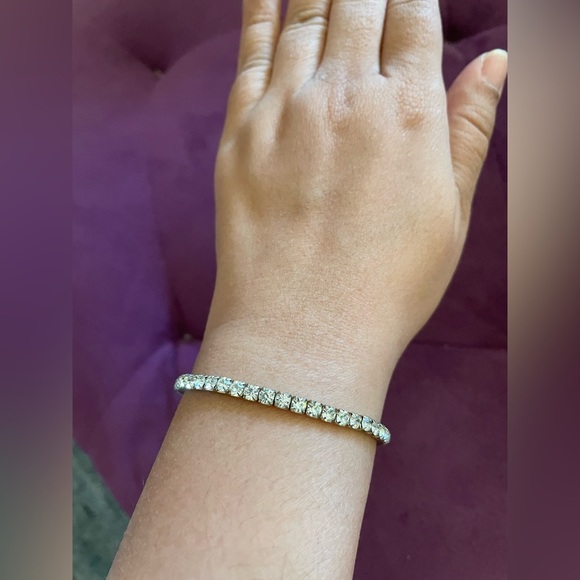 Classic white zircon stone tennis bracelet - Picture 4 of 5